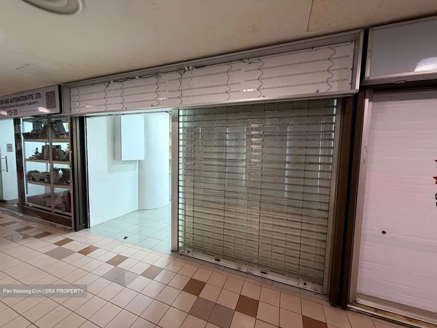 Sim Lim Tower (D8), Shop House #598119901